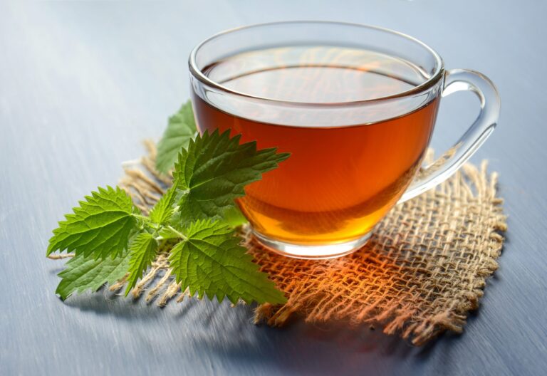 peppermint-tea-on-teacup-1417945